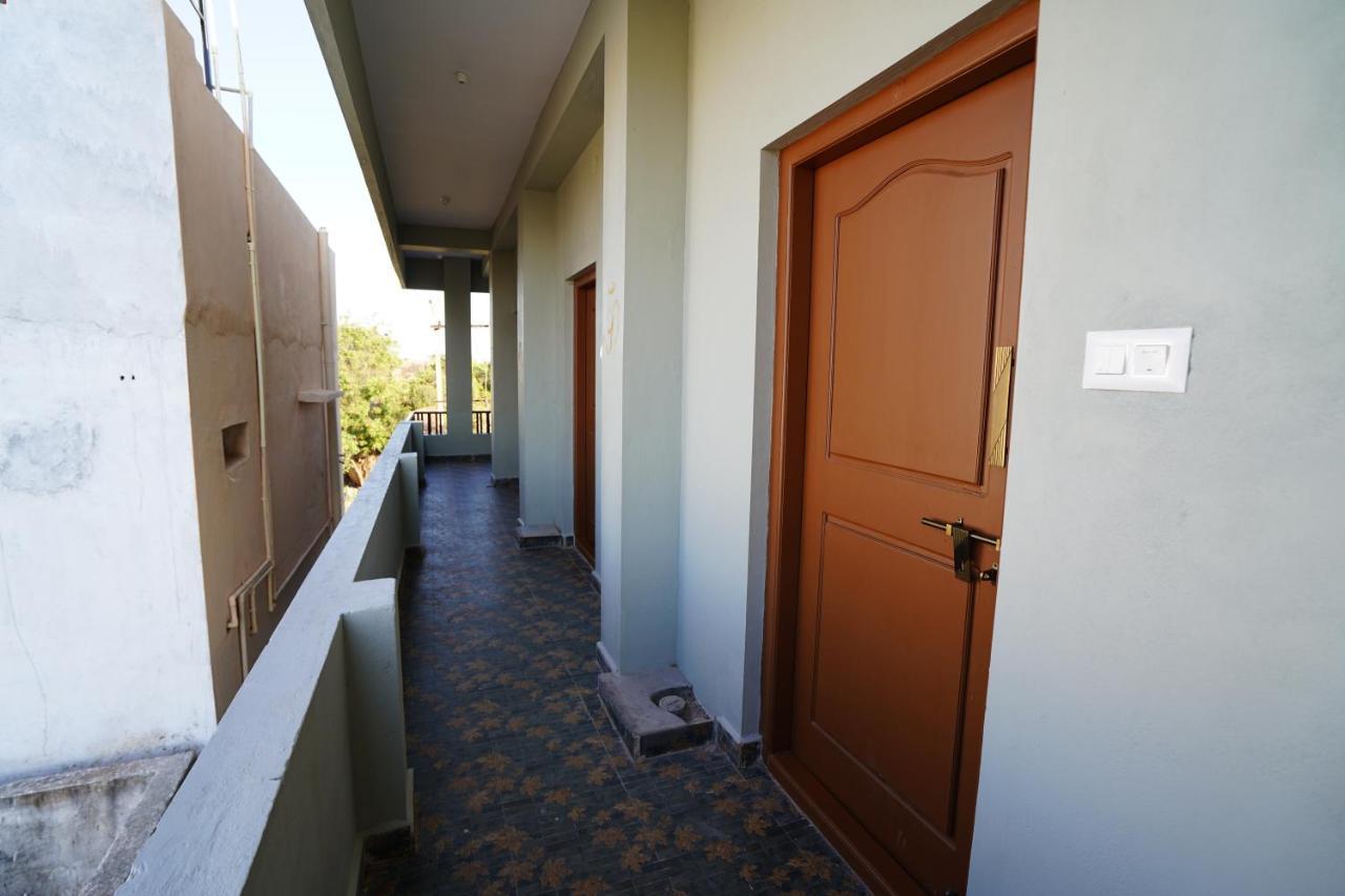 Akash Homestay Hampi Kültér fotó